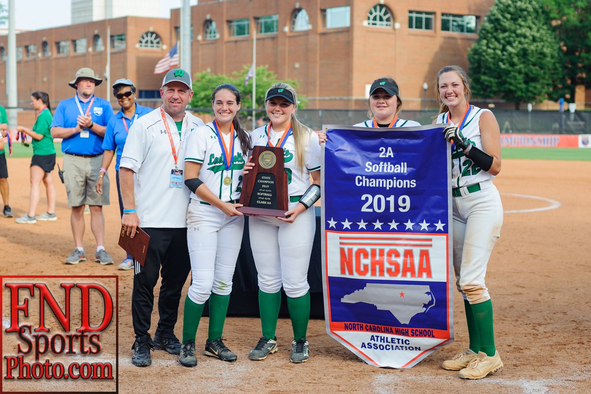 fnd_photo's tweet photo. @WSHSathletics A few from West Stanly's 2A Championship Celebration https://t.co/A0B6oJ4Ktb