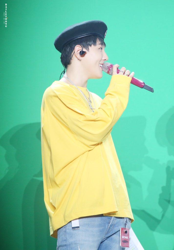 ikonbeinghappy's tweet photo. i'm 100% sure a hug from donghyuk would solve all my problems 🥺 https://t.co/OwxRpmWQLX