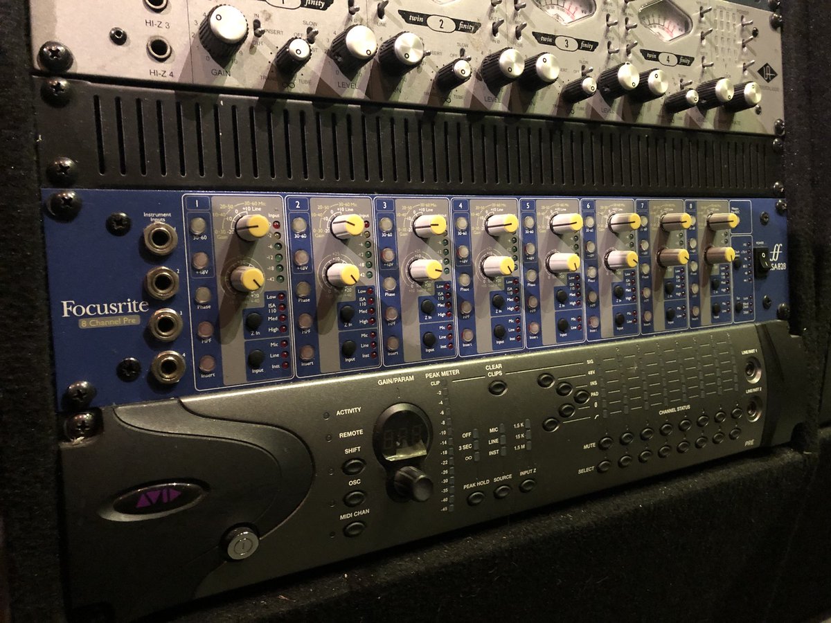 studioNEO_REC's tweet photo. 先日のドラム録りでフルにマイク立てた所、ISAのマイクプリが1ch死んでる事が発覚…

他で代用したのでRECは問題なかったけど…

ショックです…

#studioNEO
#Recording
#DrREC
#Focusrite
#ISA828 https://t.co/Mg79tqp8pV