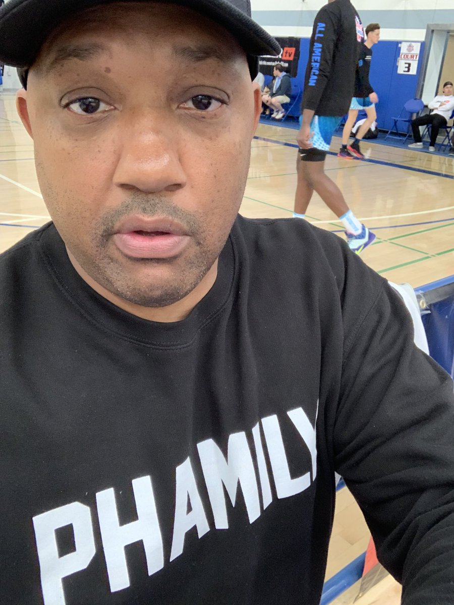 EtopUdoEma's tweet photo. Had to put the Crew On Em 
@NealNieves #Phamily 🔥 https://t.co/snr2fg9Fdq