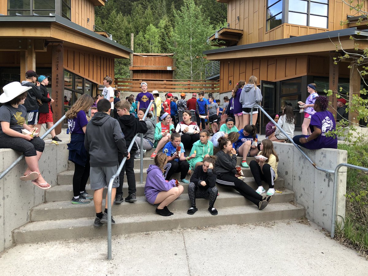 Szydlowskim's tweet image. Best student quote from tonight’s deluxe peanut butter and jelly topping bar at Tetons move in night:  “this is like break up food!”   -6th grader. #TetonsCPS