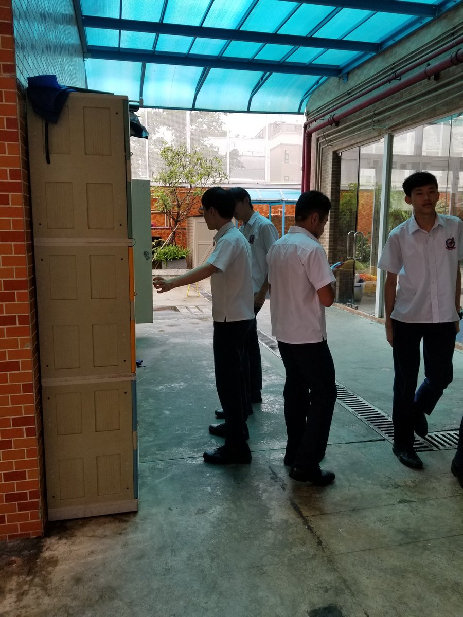 dodes_lis's tweet photo. #redbrick125 students taking a closer look at the space they're redesigning with @OWN_Academy for @AISInfinity2019 #beyondtheredbricks https://t.co/Pp8rrYnev5