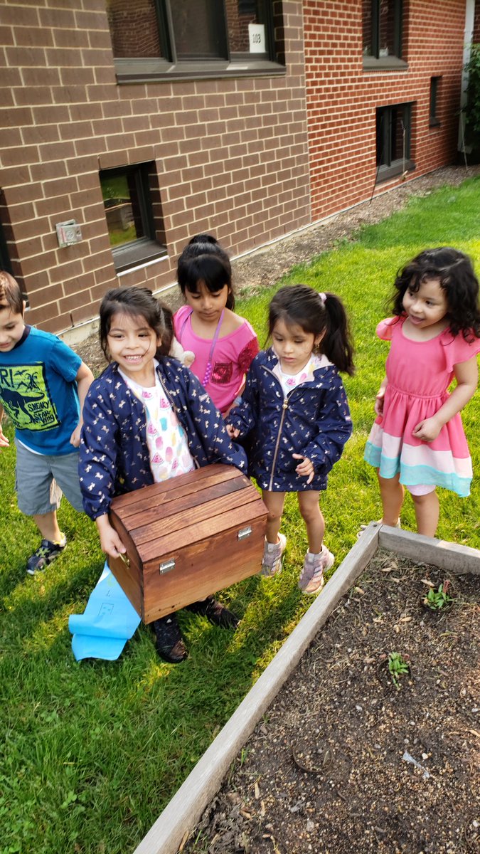 MsKateRouse7's tweet photo. End of the year traditions....treasure hunt last week and now the class mascots are preparing the room for our last day tomorrow! https://t.co/ri1Cz9UYfI