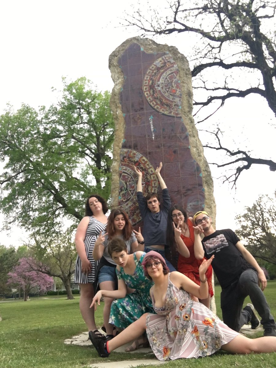 ____kait____'s tweet image. what up you guys its been a sec but like i straight up love my family yall and idek how to tag yall