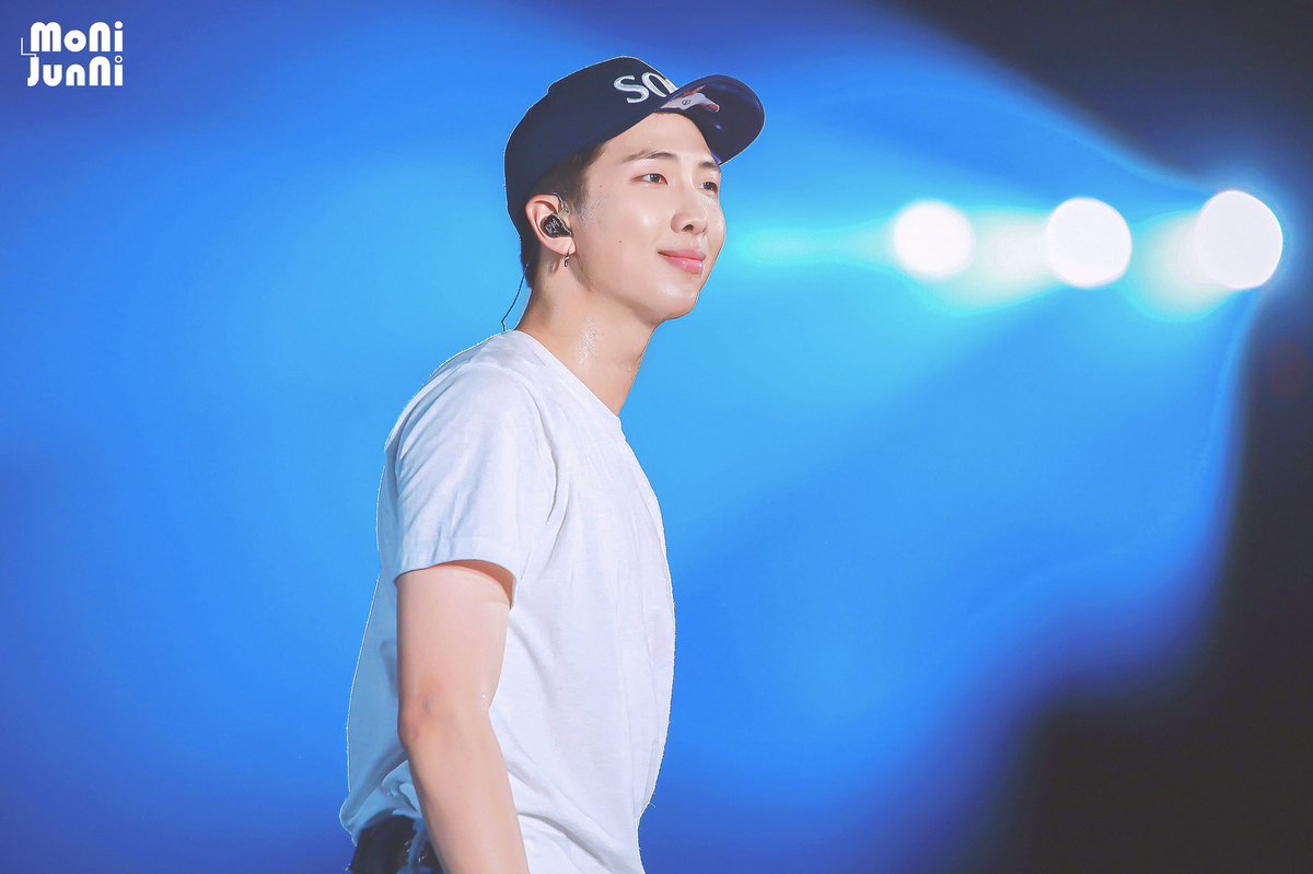 MoNiJunNi's tweet photo. 花樣年華🎈 

#방탄소년단 #bts #김남준 #RM #NAMJOON @BTS_twt https://t.co/5yieYbxLdJ