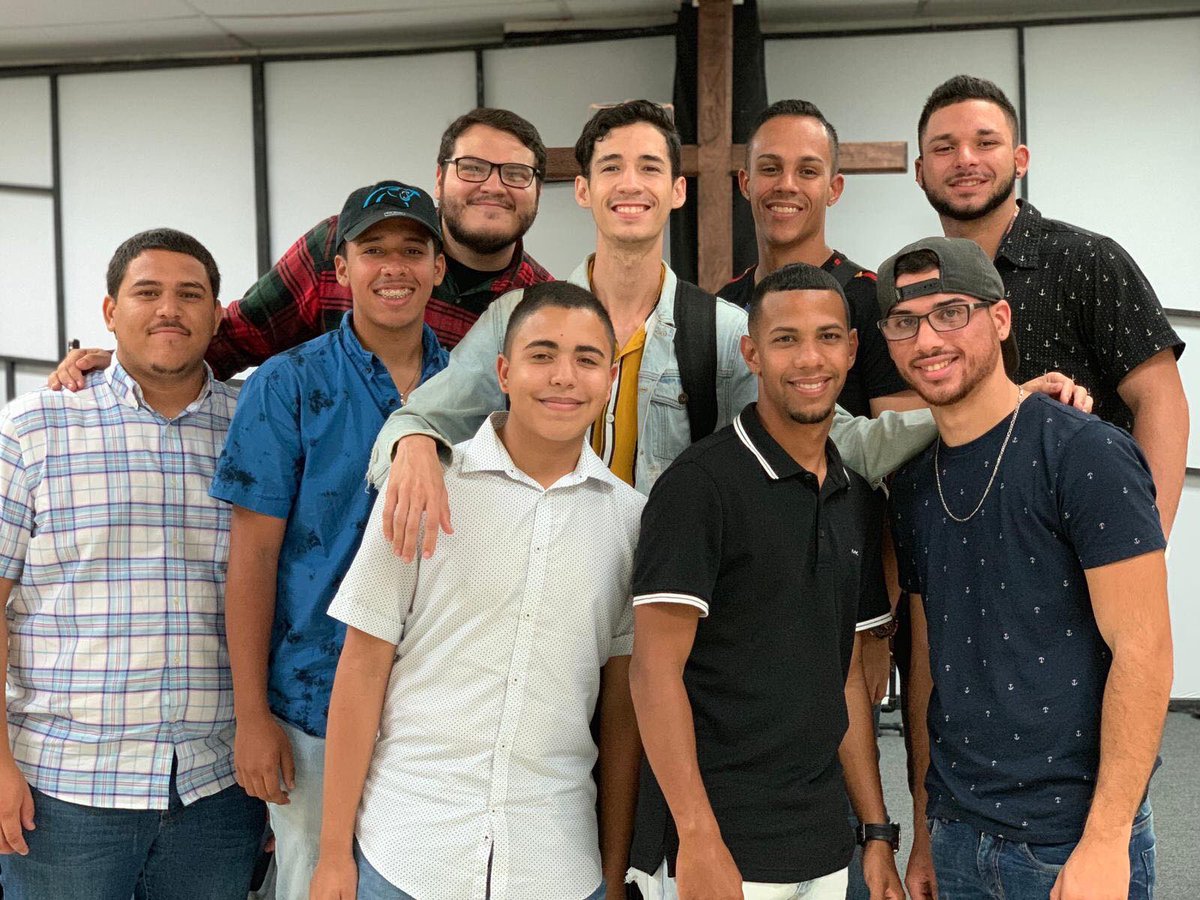 genconectada's tweet photo. Este fin de semana varios jóvenes asistimos a un retiro de jóvenes en San Sebastián. Fue una experiencia única y de completa adoración a nuestro Dios. 🙌🏽 Gracias a los pastores de jóvenes de ID Generation, Antonio y Vanessa por el trato y por recibirnos en su iglesia. ¡Aleluya! https://t.co/kjvuvJXBOh