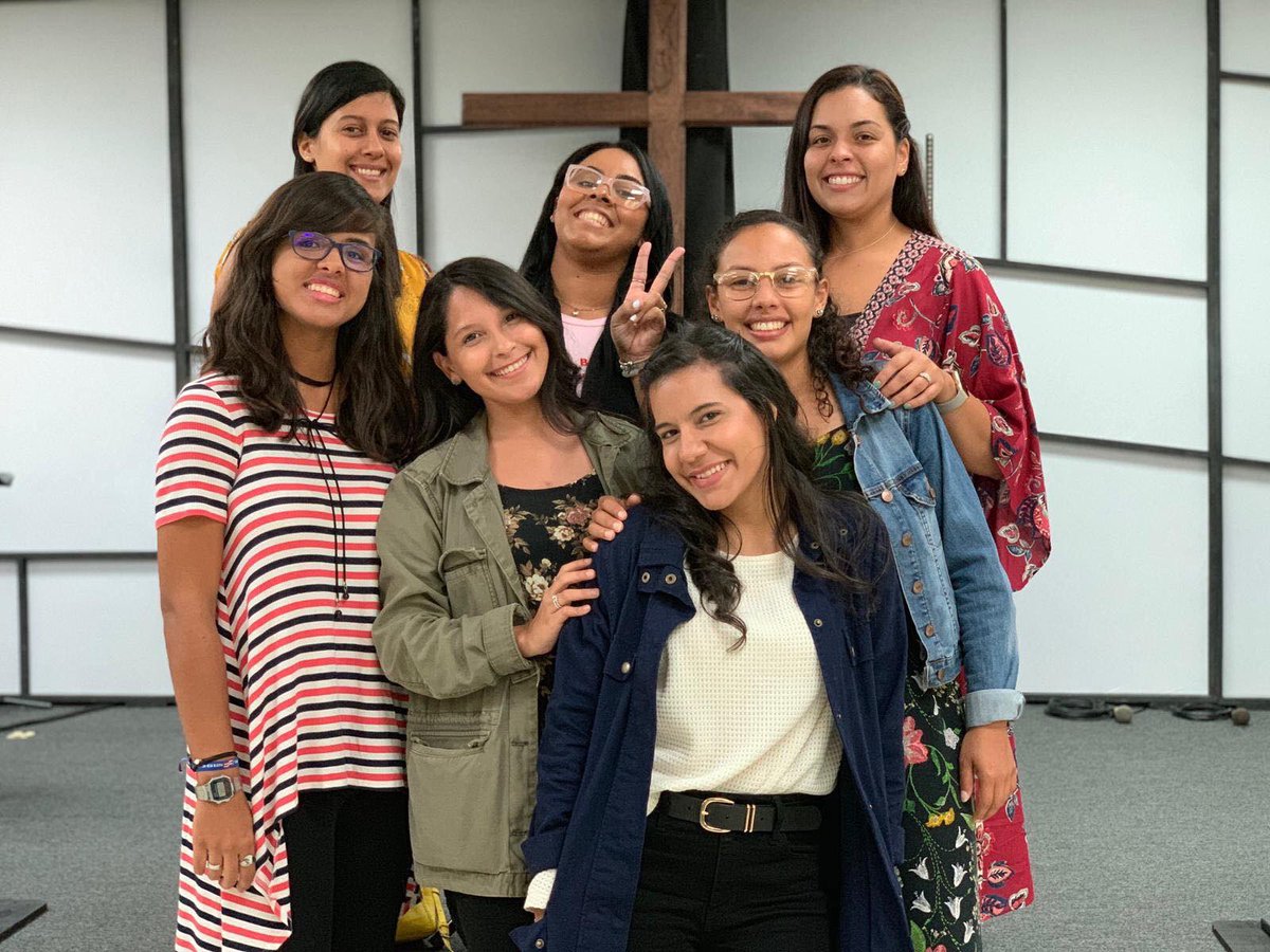 genconectada's tweet photo. Este fin de semana varios jóvenes asistimos a un retiro de jóvenes en San Sebastián. Fue una experiencia única y de completa adoración a nuestro Dios. 🙌🏽 Gracias a los pastores de jóvenes de ID Generation, Antonio y Vanessa por el trato y por recibirnos en su iglesia. ¡Aleluya! https://t.co/kjvuvJXBOh