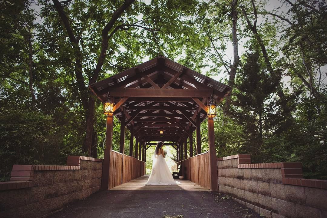 PhotosbyArrow's tweet photo. St. Anthony's on the Creek + a gorgeous bride = a very inspired photographer! #bridalphotography #bridalportraits #arkansasweddingphotographer #nwaphotographer #nwaweddingphotographer #arkansasweddingphotography #bridalphotos #weddingphotographer #fearlessphotographers https://t.co/oVVFxMR5ir