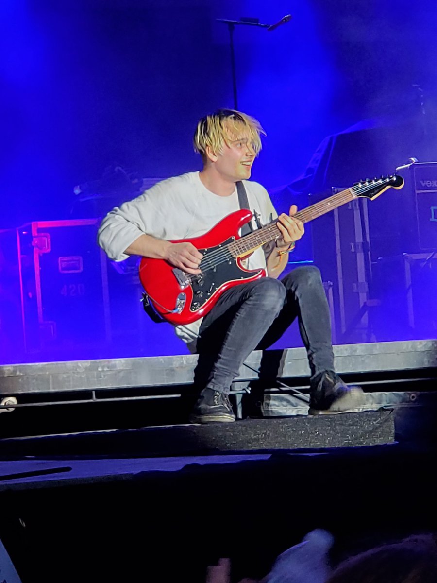 MJ8403's tweet image. @Badflower Thanks for a killer show at @SpringFlingIL in Peoria last night!