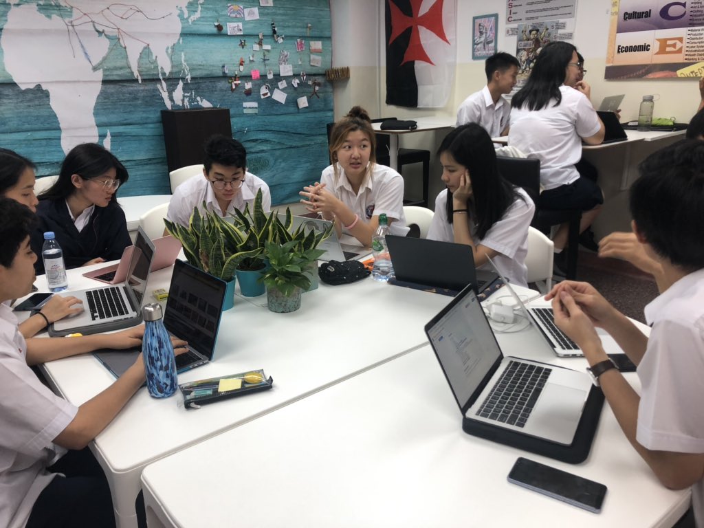 KimberlyW08's tweet photo. AIS students are honing their filmmaking skills in order to create an awesome product for their client: Ocean Park! @AISInfinity2019 @OWN_Academy 
#beyondtheredbricks #Redbrick125 https://t.co/AihPzxLmKK