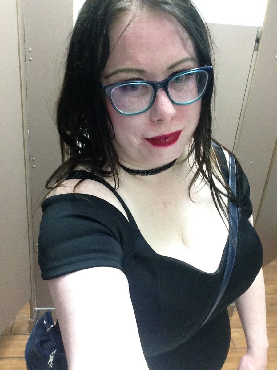 Cyndi Flamingo tweet media