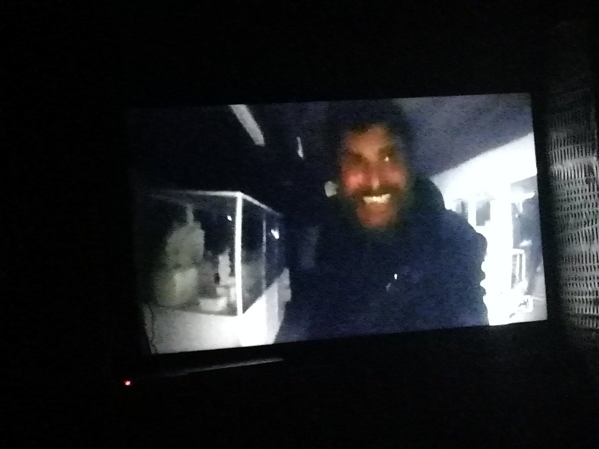 ClaudiAlonsoINT's tweet photo. @Alexurantia te quiero contar una anécdota que paso al transcurrir al capitulo de hoy de #EllosEstánAquí en cada capitulo tomo fotos y hoy era muy imposible poder enfocar fotos, en  capítulos anteriores era fácil y sin ningún problema. https://t.co/RMAKM0EY1B