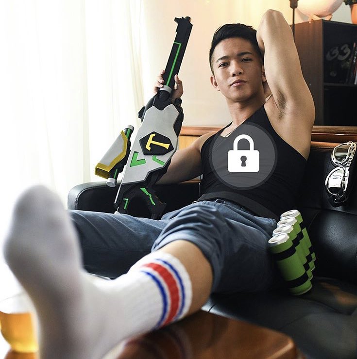 likesox's tweet photo. Cute guy in white socks and he’s got nice feet too. #gamfeet #whitesocks #whitesocksfetish #feetfetish #asianguy #renguin #企鹅 https://t.co/P1n8rngrGv