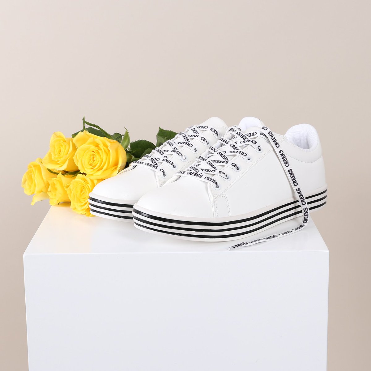 C’est parti pour un look sporty élégant avec ces baskets Creeks… Roland Garros oblige ! 🎾👟👉 bit.ly/2QsKZGE