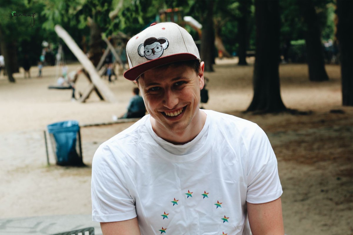 It's Monday - just laugh about it!

#anicap #EUROPEISLOVE #snapback #hat #baseballhat #whitetshirt #mondaymotivation #nachhaltigkeit #sustainability #fairfashion #ecofashion #greenfashion #hipsterfashion