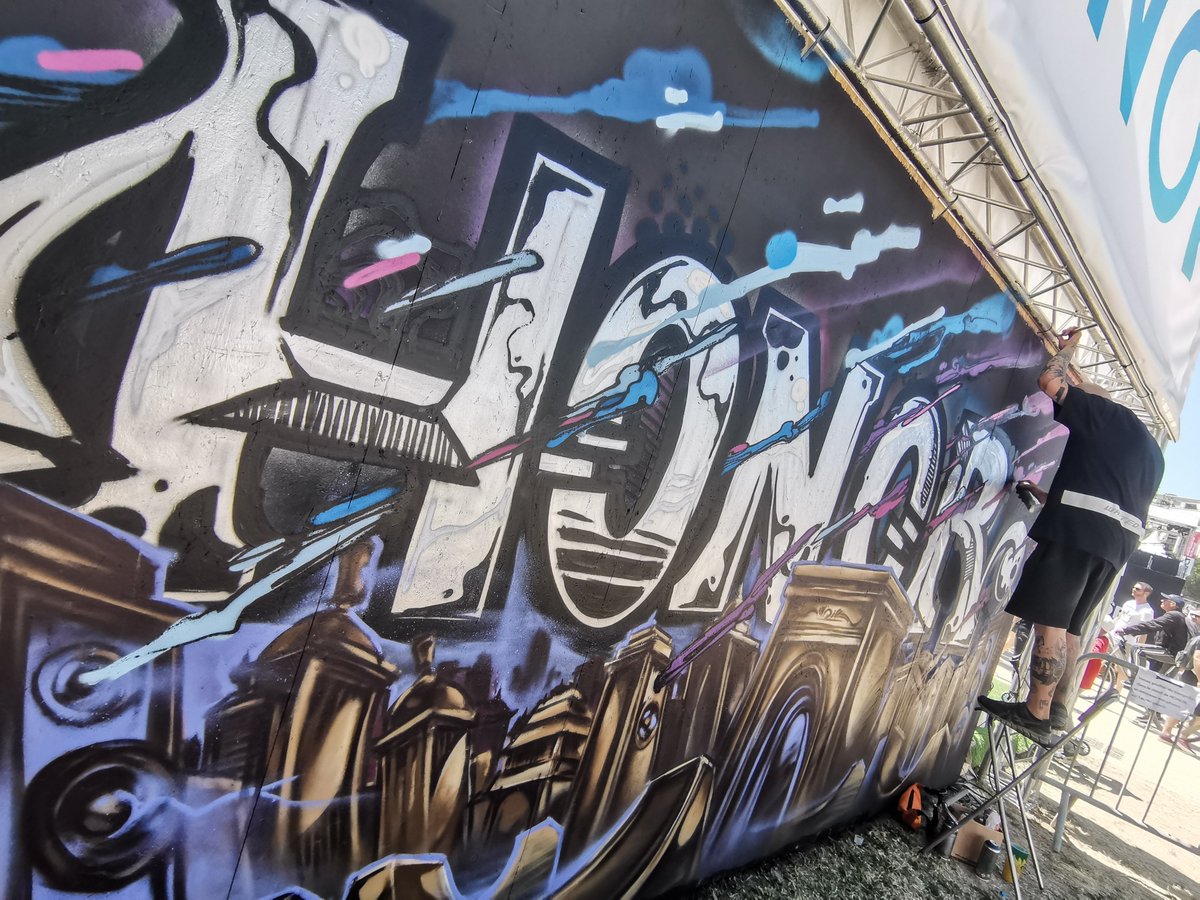 Honorglobal's tweet photo. Some SIICK moments from last week's @FISEWORLD Series 2019. Merci beaucoup #FISEMontpellier! 🇫🇷 #HONORMyWorld #HONORFISE #HONOR20Series https://t.co/oW2AYGuJ0h