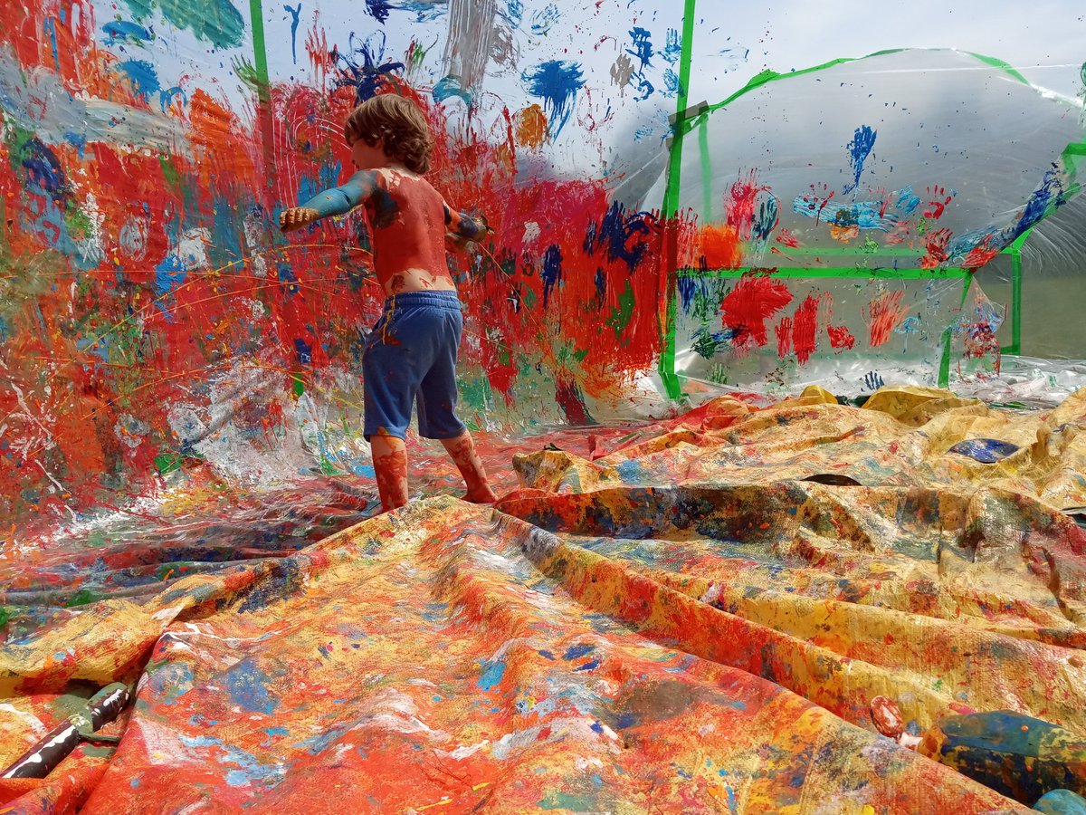 Ayer disfrutamos de lo lindo con #atubola en #jolasKraterea dentro del festival <a href="/OlatuTalka/">Olatu Talka</a> 
#olatutalka #hiriaegin #enelAJO