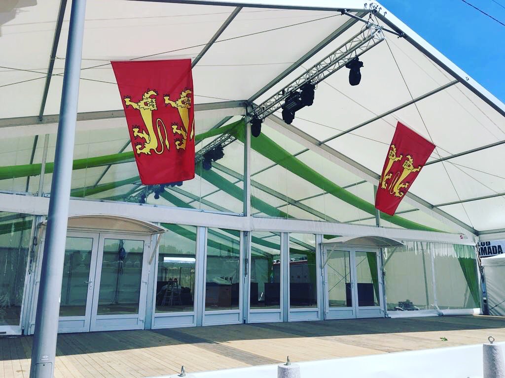 NCDecors's tweet photo. Début des montages pour l’Armada 2019.. C’est partiiiii !!!! 😍⚓️🌊

#nathaliecrochemoredecoration #prestataire #decor #decoration #montage #evenementiel #event #evenement #armada #2019 #chapiteau #madeinnormandy #rouen #normandie https://t.co/bPnv0K6CqV