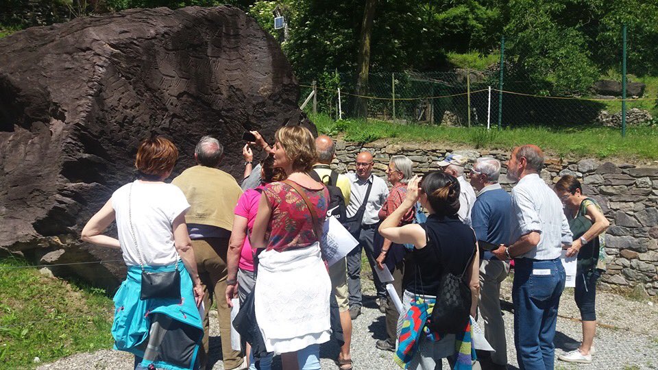 SocietaDi's tweet photo. Ogni uomo si accorge , un bel giorno , di essere suo padre e suo nonno e che questa è l'unica forma di immortalità possibile... (E.Flaiano)..
Due giorni in Valcamonica con una guida d'eccezione https://t.co/FmJvZT88aC