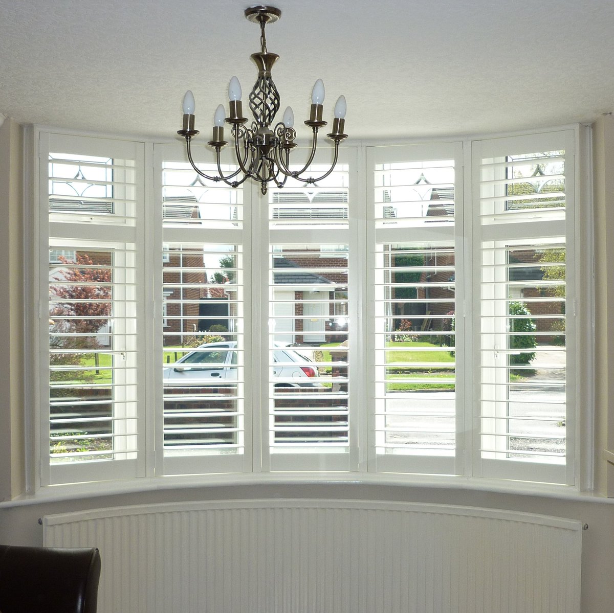 CheshirePS's tweet photo. #plantationshutters are simply the best way to dress your circular bay. How beautiful does this recent installation look? #baywindow #shutters #stylishinteriors #dressyourwindow #windowtreatment #windowdecor #windowenvy https://t.co/MXFMhsp0NK