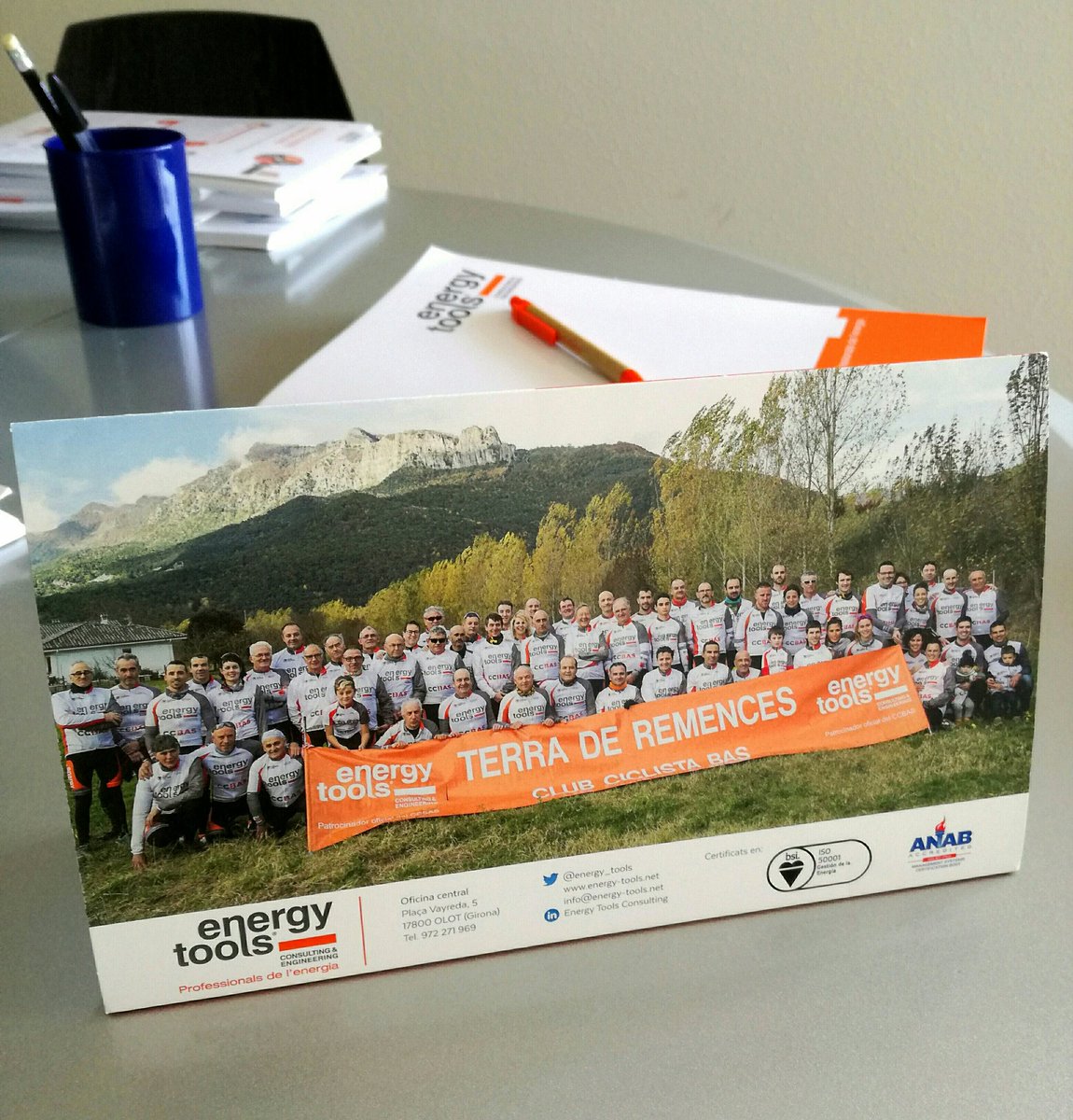 Energy_Tools's tweet photo. 🚲 Avui també celebrem el #DiaMundialDeLaBicicleta! Ho fem al costat del club amb més energia del món, el #ccbas @terraderemences, que sempre tenim ben a prop! @clusterEE https://t.co/sP1ov8wTVA