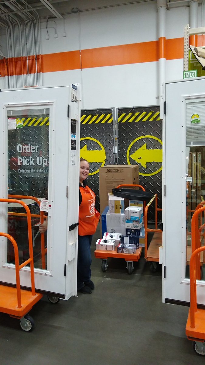 kenschaefer72's tweet photo. Chelsea 8998's new plumbing associate jumped right on in and help pull a 4k+ will call. Embracing development like that will make her very successful here. #sequimrocks #d317forthewin @jessie25 @Elemental_Image @THDSequim8998 @Jacobhomedepot @TracieD317 @woodfordTHD @JackDCole1 https://t.co/3hwdrKhZx4