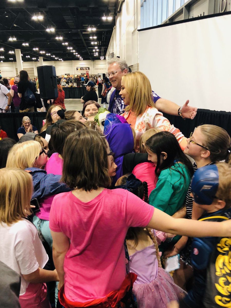 tarastrong's tweet photo. Loved the kiddos @denpopcon ..especially the group hug at the #kidspanel 💖💖 https://t.co/IA3qvDylZr