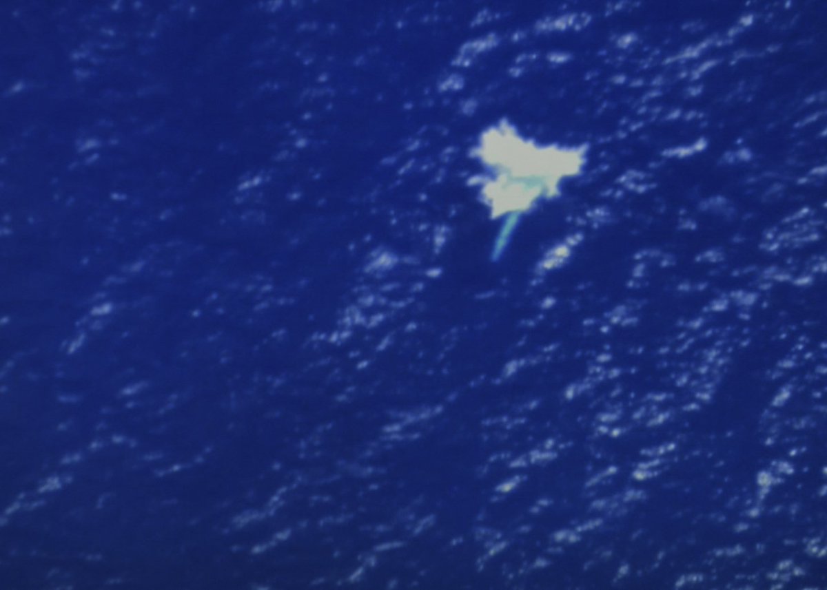 CavasShips's tweet image. An operational demonstration of the new #Quickstrike-ER air-dropped #naval #mine was carried out on the Pacific Missile Range Facility #PMRF 30 May by a B-52H bomber. Essentially a #JDAM kit is fitted to the mine which can be dropped from high altitude. dvidshub.net/news/324699/us…