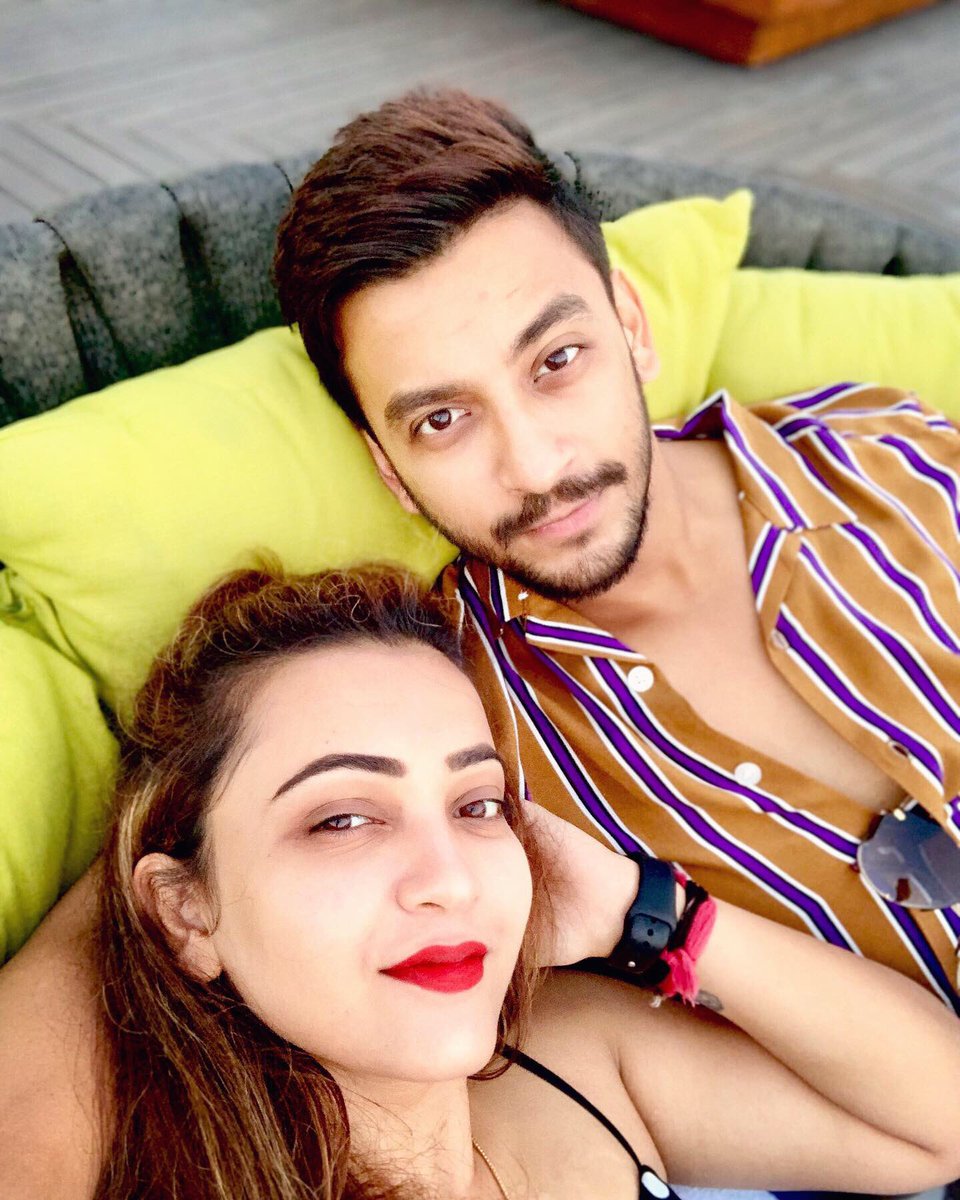 bonysengupta's tweet photo. Enjoy every sunset , look forward to every sunrise.. 😊🏖 @KoushaniMukher1 https://t.co/cSJY9vI1eh