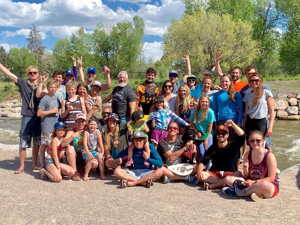 kelloggshow's tweet photo. Pretty rad group of peeps at a pretty rad whitewater park in Eagle, CO.

#kelloggshow #whitewater  #kayaking https://t.co/jZHmCzMm03