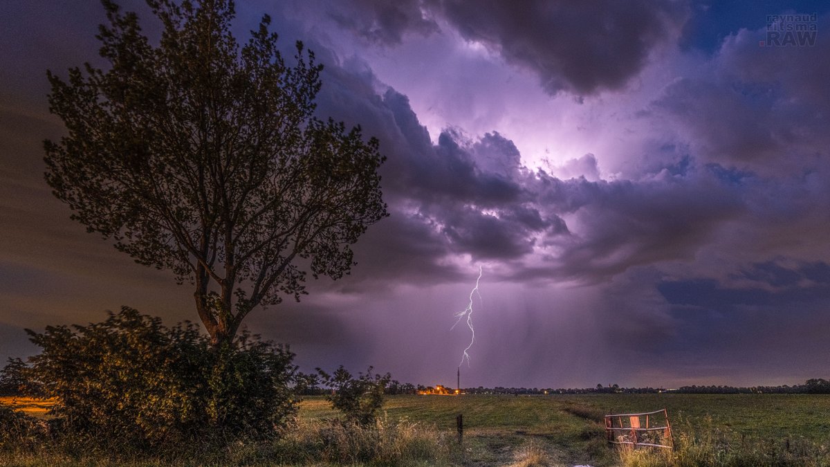 Mooie afsluiter van de dag gisteren #goedemorgen #lightning #nattesokken