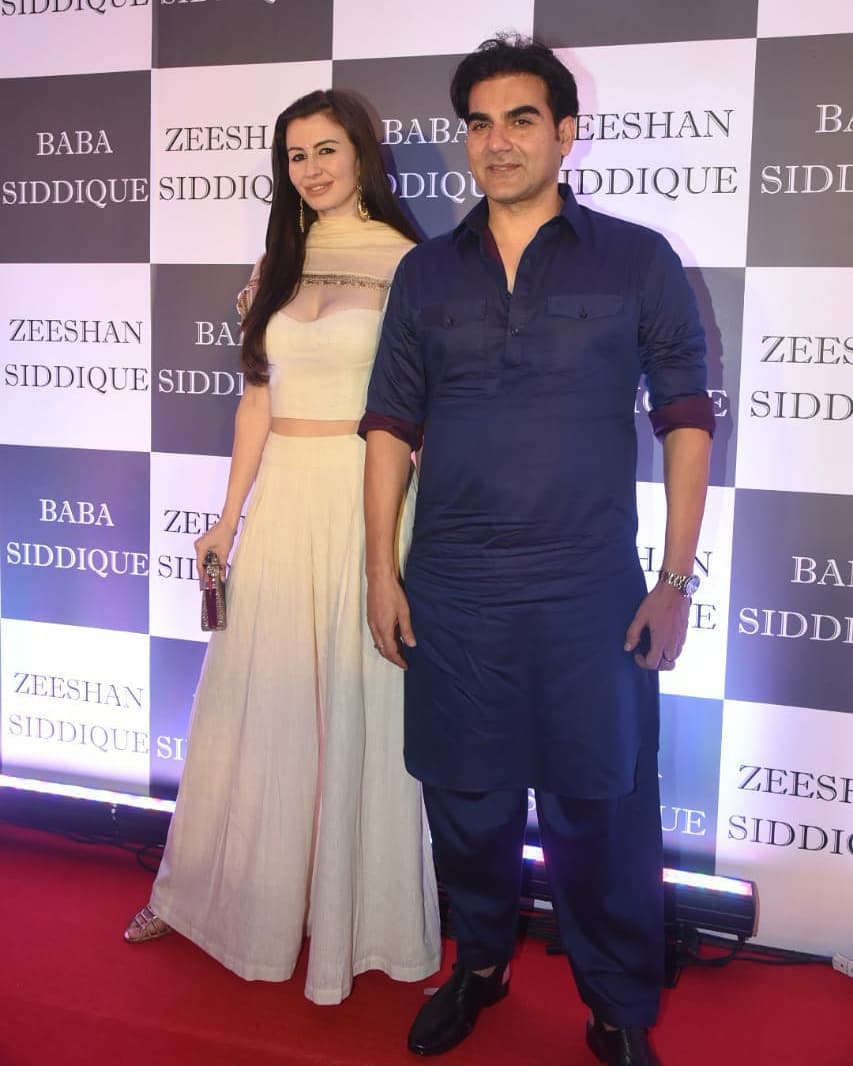 #Arbaazkhan Poses With #Giorgiaandriani At #BabaSiddique #BabaSiddiqueIftaar2019 #Iftar #IftarParty #Ramadhan #Ramazan #Eid #Eid2019