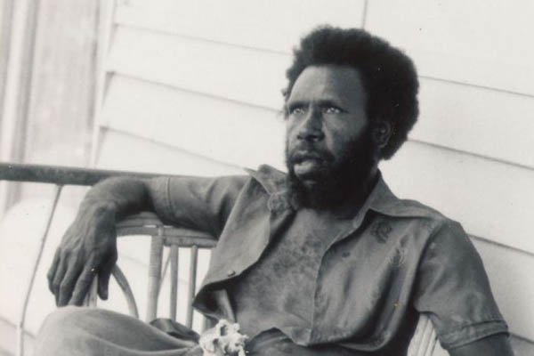 On this day in 1992, Meriam man Eddie Koiki Mabo won a 10-year legal battle to overturn the concept of terra nullius in Australia. We commemorate his tireless advocacy for land rights on this; the last day of National Reconciliation Week. #MaboDay #NRW2019
ow.ly/MfZE50uuWgJ