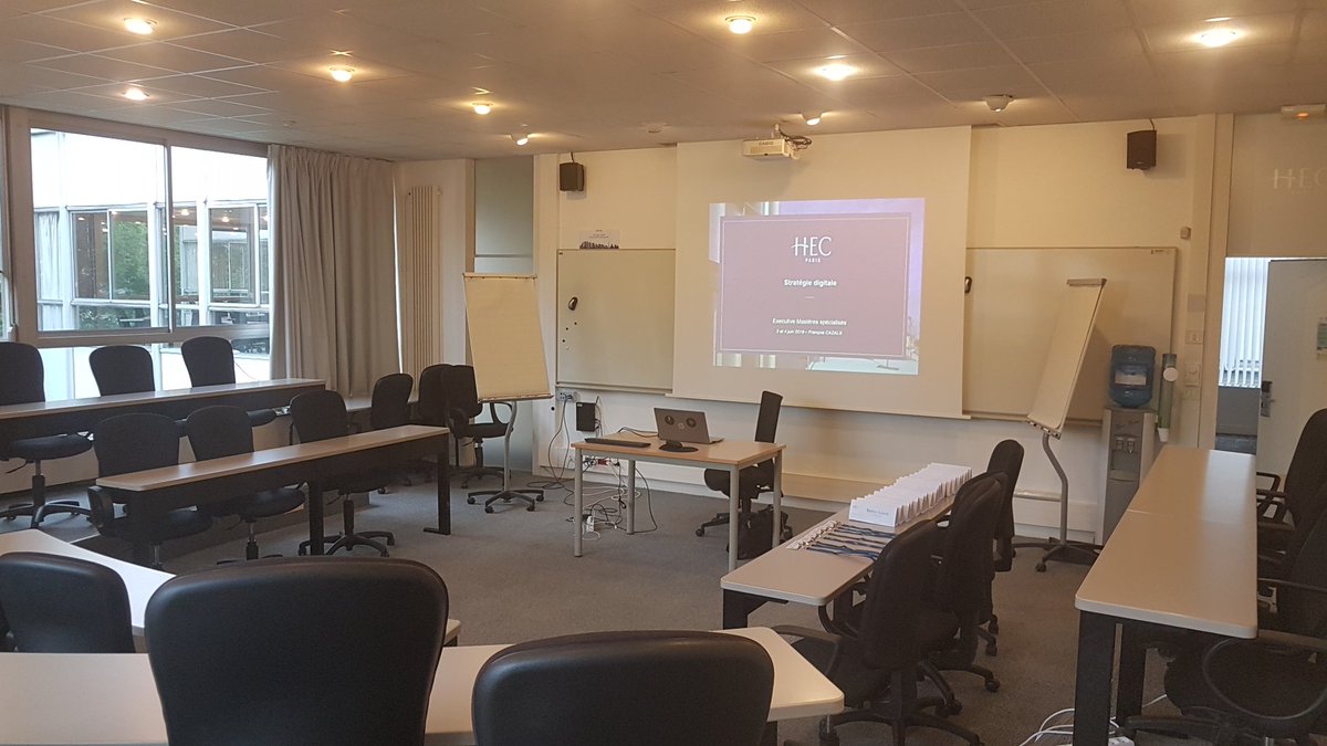 FCazals's tweet photo. Cours de "Stratégie digitale" en Executive Masters spécialisés @HECParis #DigitalHEC https://t.co/7GOpSoLwvB