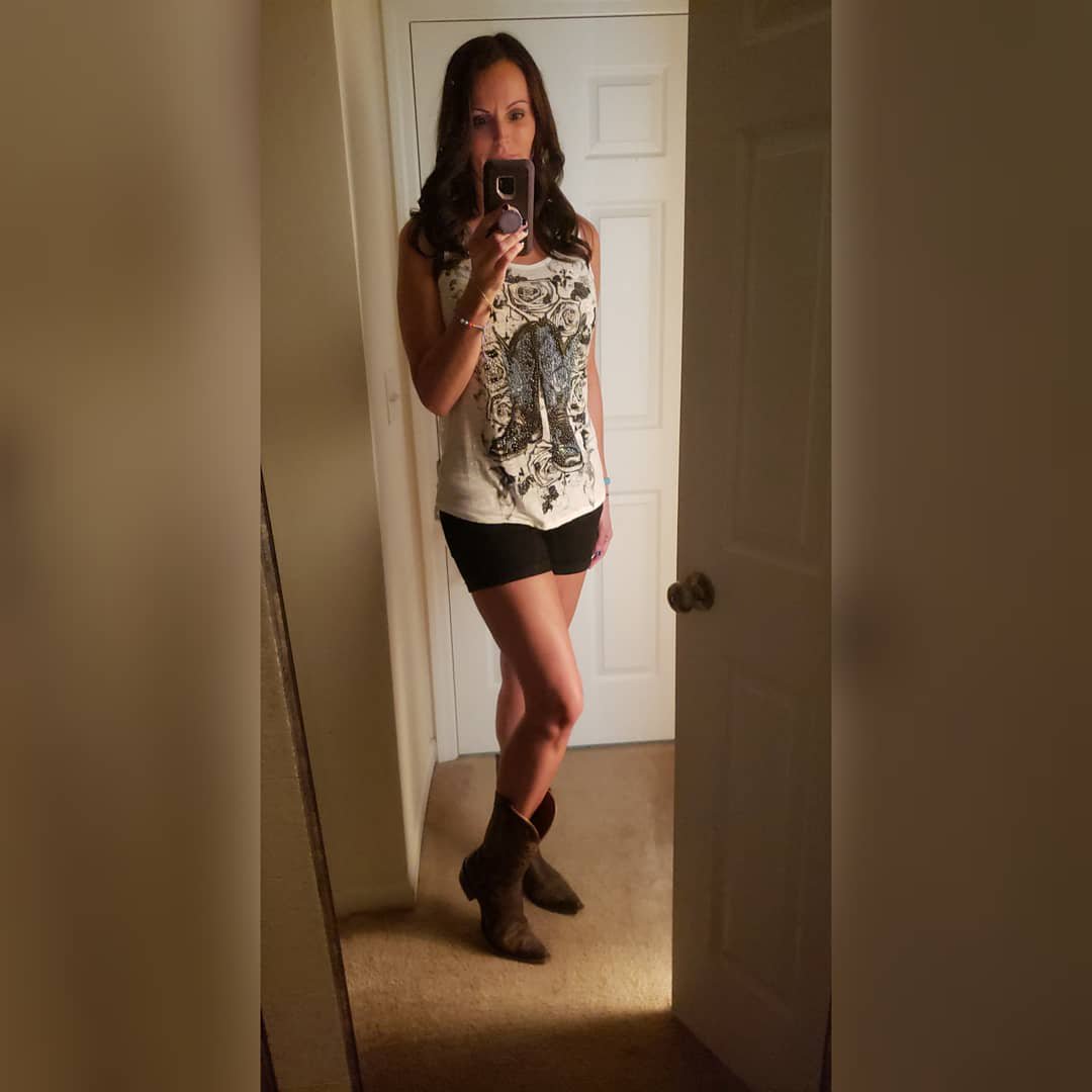 Katina826's tweet photo. Thanks to my bestie for surprising me with tickets to see @LukeBryanOnline & @coleswindell tonight! We had a blast!!! #CountryGirls #CharlotteNC #LukeBryanConcert #TheseBootsAreMadeForWalking https://t.co/4gOFTe0fZG