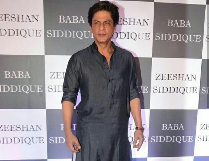 "#Baadshah Of #Bollywood" #ShahrukhKhan Attend #BabaSiddique #BabaSiddiqueIftaarParty #BabaSiddiqueIftaar2019 #Iftar #IftarParty2019 #Eid #Eid2019 #Ramadan #Ramazan

View More  👉bit.ly/312ScSK