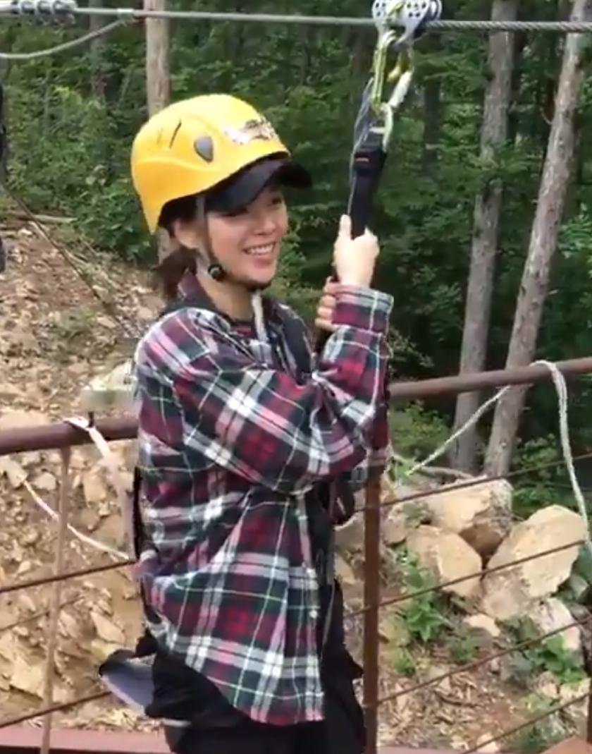 SubjectKpop's tweet photo. Nayeon: Lotte World
Jeongyeon: Bungee Jump, Zipline
Momo: Hawaii
Sana: Hawaii, Japan
Jihyo: Overseas Family Trip
Mina: Japan
Dahyun: Lotte World, Jeju-Island (with Horse Riding)
Tzuyu: Taiwan

No sight of Chaeyoung now but the girls are just having fun in this 2 weeks break😊 https://t.co/NwSyxaSKGn