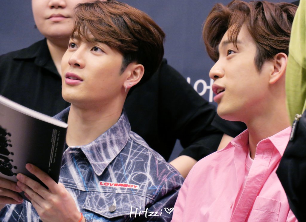 D8HbUoOUIAAW2TV.jpg:orig