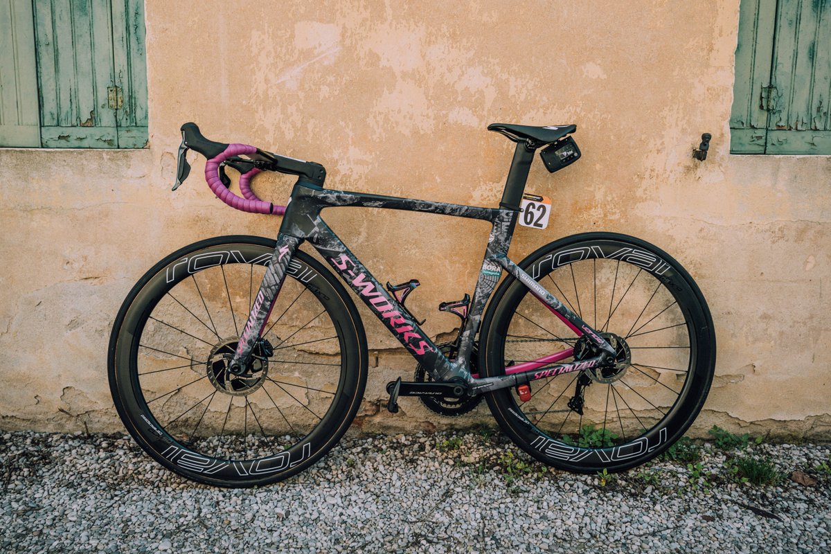 SpecializedZA's tweet photo. The battle for the sprints at this year’s @giroditalia is done and @Ackes171 emerged victorious. ⠀
⠀
Both him and his S-Works Venge Disc are adorned in the Maglia Ciclamino colours. ⠀
⠀
Well done to @BORAhansgrohe and Pascal. ⠀
⠀
📸 @CyclingImages ⠀
#giroditalia #vengedisc https://t.co/4BSq406oN7