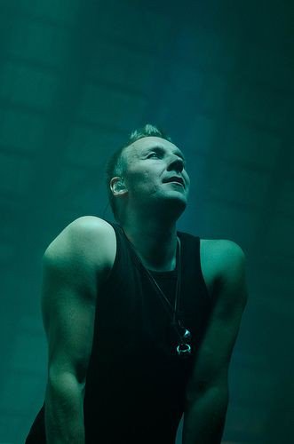 IreneLacunaNova's tweet photo. Прекрасного должно быть много 💜
#poetsofthefall #markosaaresto https://t.co/O5hL3aVczf