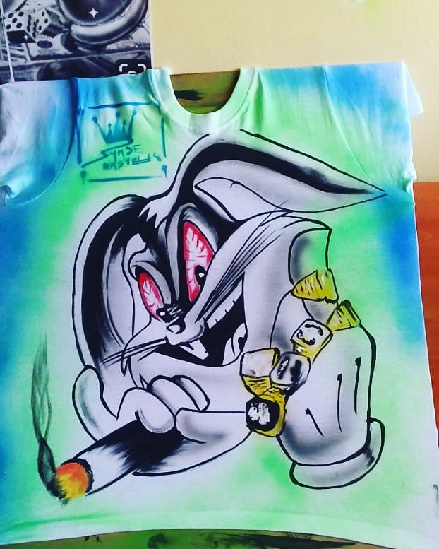 kanini_mathei's tweet photo. #DrShade #Art 
Customised T-shirt
Looku firi 😍😍 from royal labels 
 Cc ; @LabelsRoyal https://t.co/CR9pWQKvNq