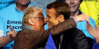 Alerte 🚨 un pédophile cherche à embrasser le Président de la République ! #Macron ne sait il pas que #cohnbendit a tripoté des enfants avant d’être son soutien aux #Presidentielles2017 et aux #Europeennes2019 ?