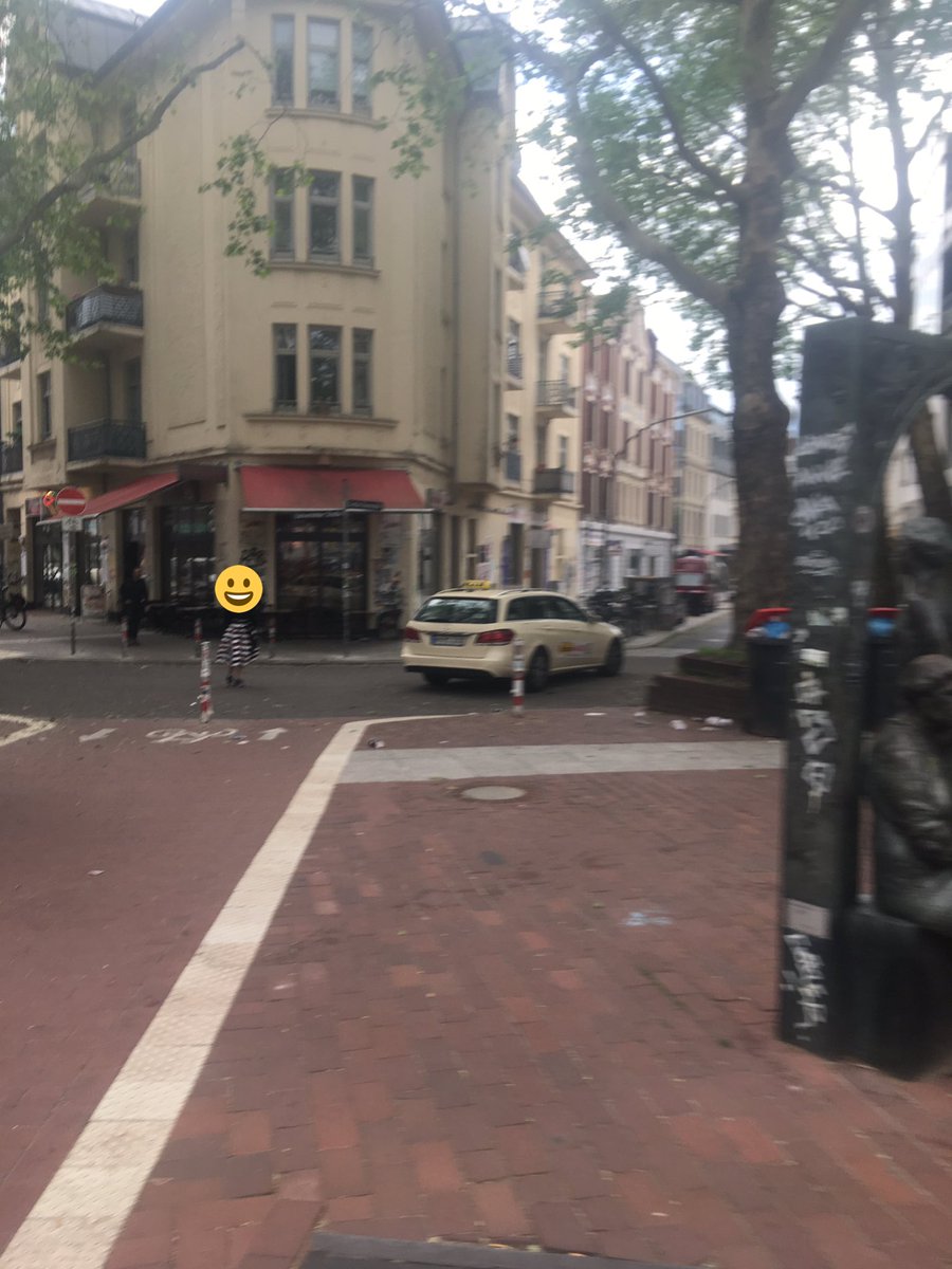 Der neue Fahrradweg wird von den Taxifahrern sehr gut angenommen. #mdRzA #FahrradstadtHamburg #Ottensen #Spritzenplatz #fahrradalltag