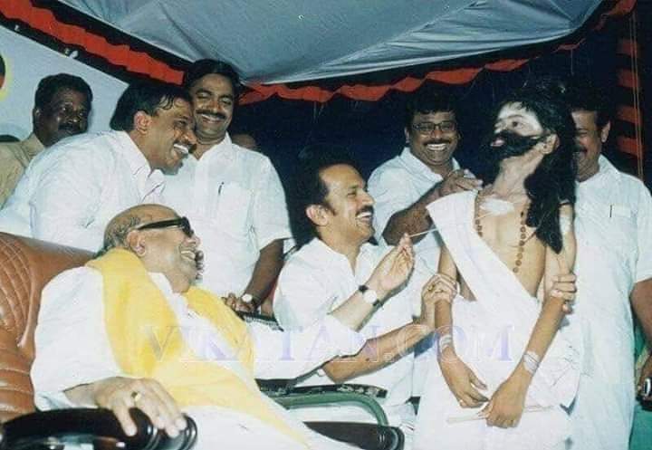 vengateshkumarr's tweet photo. #மானமிகு_சுயமரியாதைக்கார் 🖤❤️

#HBDKalaignar96 🌄 https://t.co/MQzwmGy8zW