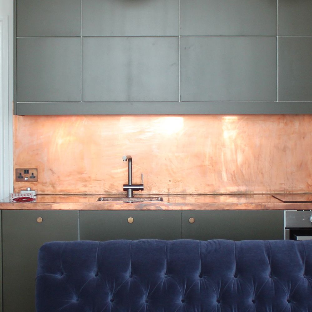 johnson_bespoke's tweet photo. A throw back to this Victorian flat renovation we completed a while back.
The dark muted green and contrasting distressed copper make such a beautiful combination.
#kitcheninspo #johnsonbespoke https://t.co/A9FDJYsK0M