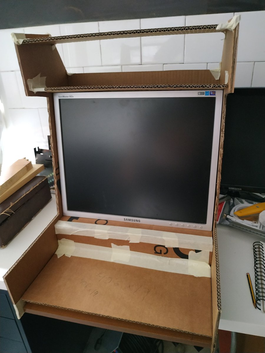 alberto_orco's tweet image. Ultron empieza a poseer un cuerpo. Más o menos. 😅 #modding #casecon