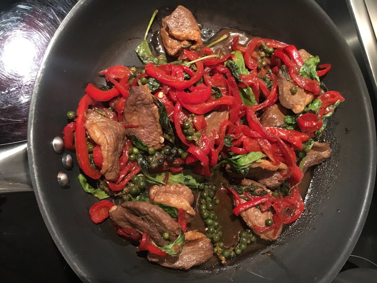 En ce moment, je travaille sur un prochain Simplissime "cuisine asiatique": j'ai fait un "diner test" avec mes potes, on s'est régalés 😊 C'est validé !