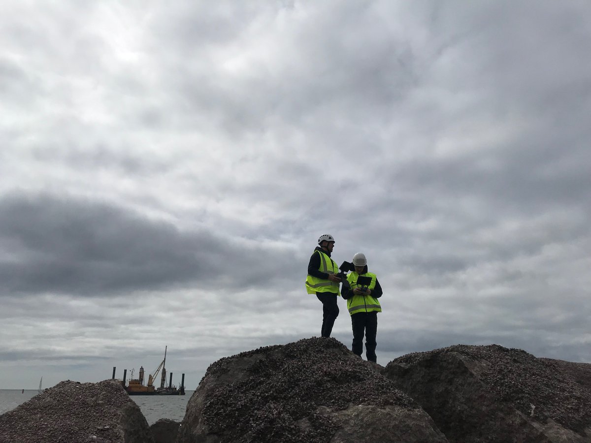 Kalmarglobal's tweet photo. We are just currently working on a series of new brand videos. Here is a little "making of" preview of the first video that was shot last week. The theme of the first film will be #ecoefficiency, and we can't wait to show you the rest of it! 🍃💚😍 #kalmarglobal https://t.co/Ai75HYTy2M