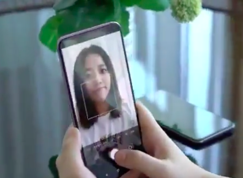 AndroidPure's tweet photo. #Oppo and #Xiaomi reveal first look at In-display Camera #IndisplayCamera - https://t.co/20mWe22p7k https://t.co/4MJtXmbGB3