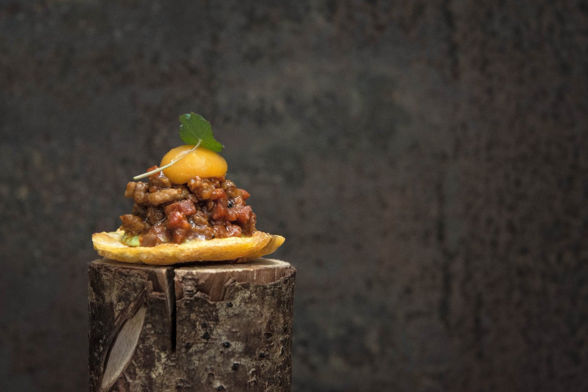 Plátano macho frito con ibéricos, chorizo picante gallego, cúrcuma y aguacate.cocinafuturo.net/cocina-peruana…
📸 <a href="/elgranjero_es/">El Granjero</a> 
by <a href="/MalpartidaU/">Omar Malpartida</a>